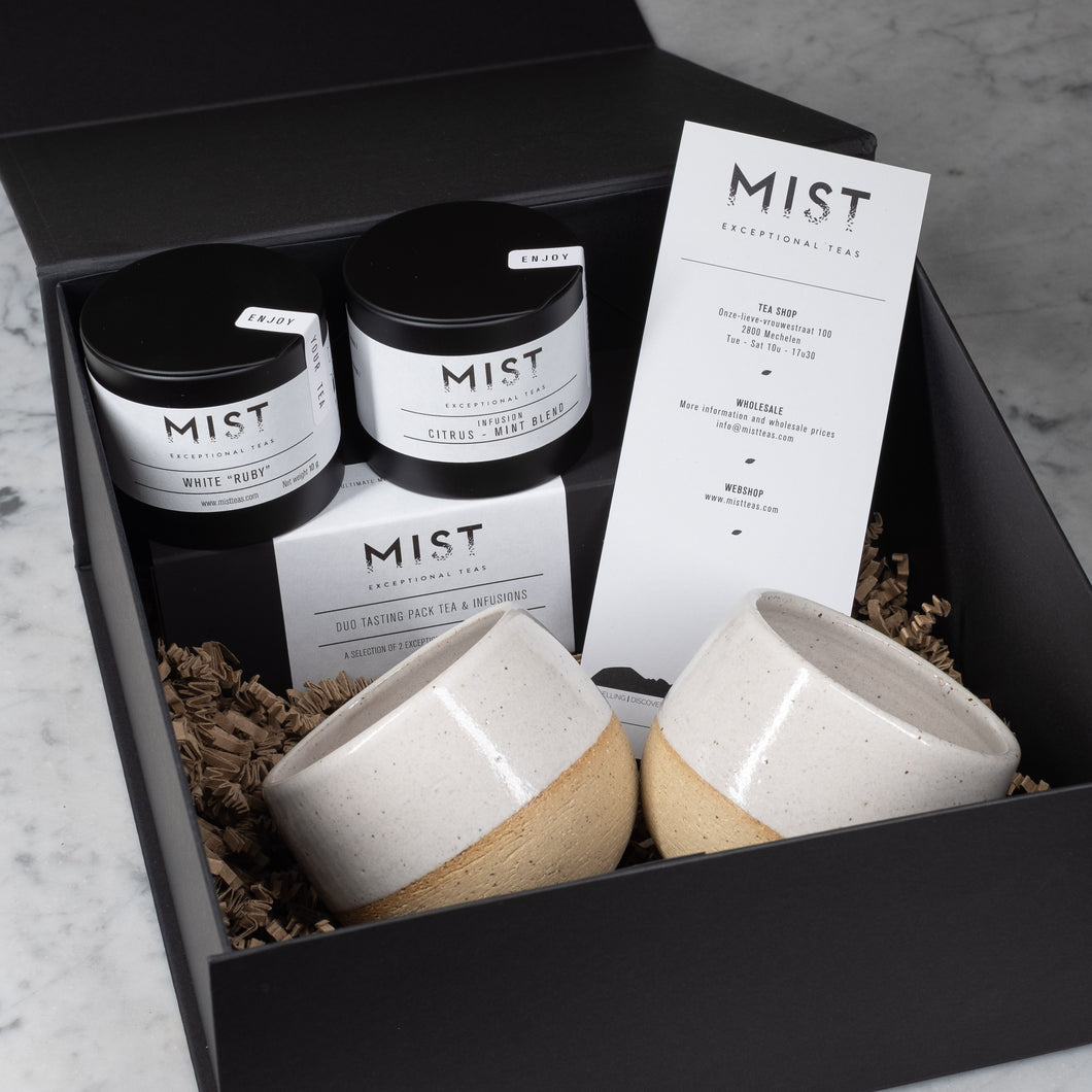 MIST Gift Box - 2 Ceramic cups (Handmade in Mechelen) & Duo Tasting Pack