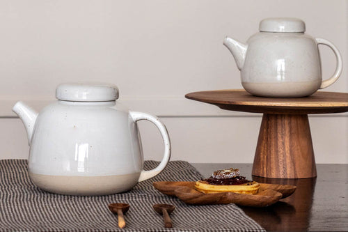 Teapot white glaze with dots - 700 ml or 1400 ml